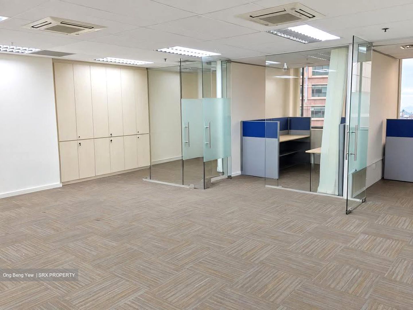 International Plaza (D2), Office #622542261